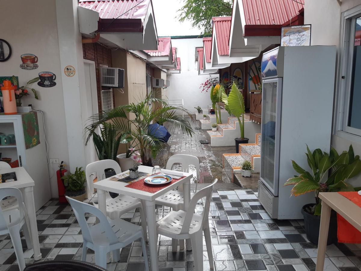 Sandstorm Lodge And Cafe Puerto Galera Exterior foto